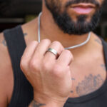 Aliança masculina em aço inoxidável antialérgico com 4 tamanhos disponíveis da marca Twobrothers - Aliança Homem Caldwell