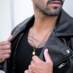 Colar Homem Medalha Justice Gold - Image 2