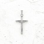 Pendente cruz Jesus Cristo Prateada, em aço inoxidável para colares.