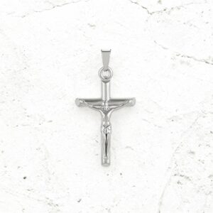 Pendente cruz Jesus Cristo Prateada, em aço inoxidável para colares.