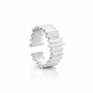 Anel elegante para mulher, Lina, em aço inoxidável escovado em prateado com textura e ajustável ao dedo, da marca Twobrothers.