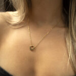 Colar Mulher Brilhantes Verdes Dourado