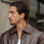 Brinco homem com pendente cruz