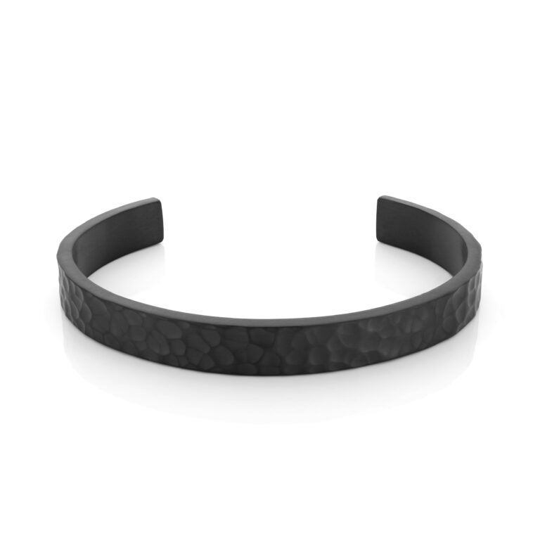 Pulseira para home estilo escrava Rockland, em aço inoxidável preto, da marca Twobrothers em Portugal, com detalhes e de tamanho único ajustável a todos os pulsos.